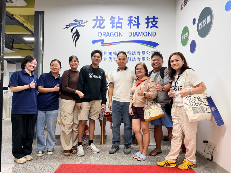 Customers visiting the Dragon Diamond factory