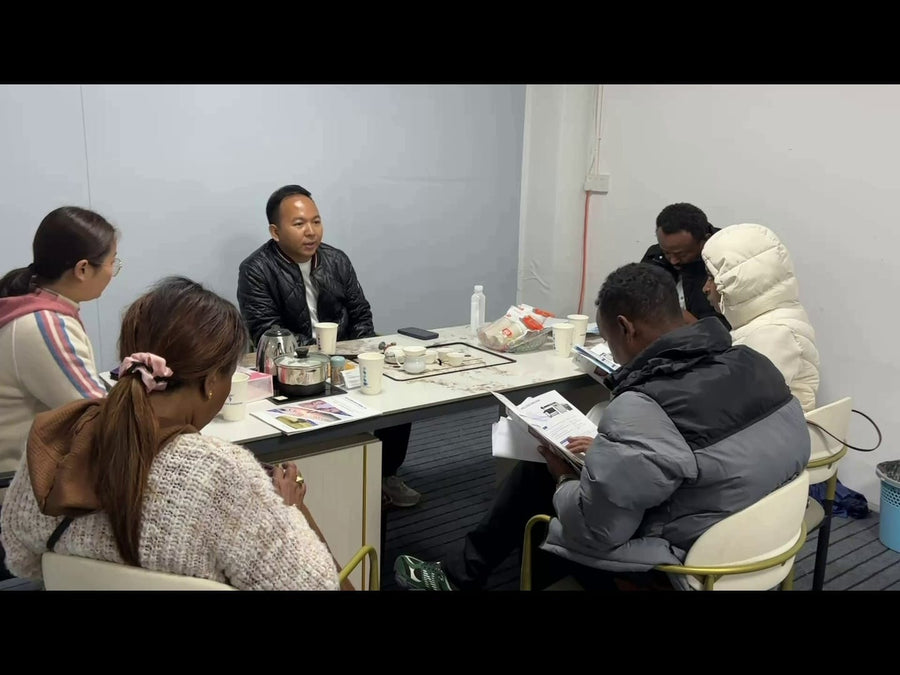 Customer meeting at the factory